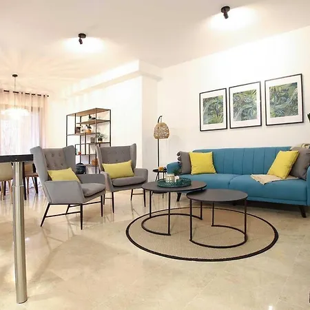 Apartamento Reformado En Milla De Oro - Apartment