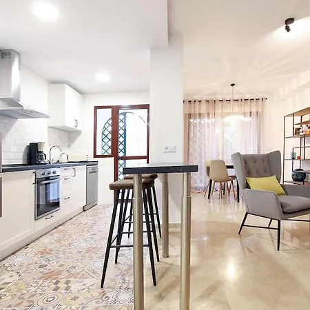 Apartamento Reformado En Milla De Oro - *