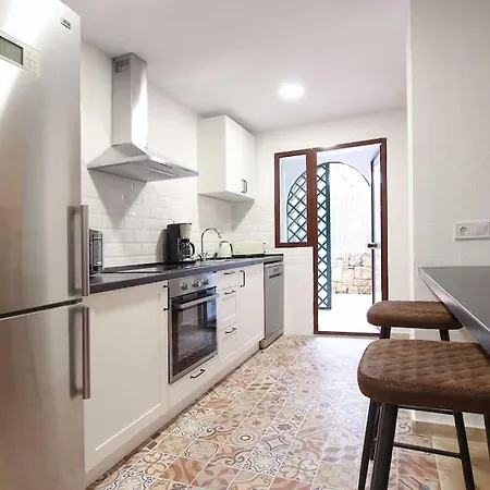 Apartamento Reformado En Milla De Oro - Apartment *