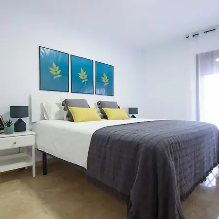 Apartamento Reformado En Milla De Oro - Apartment *